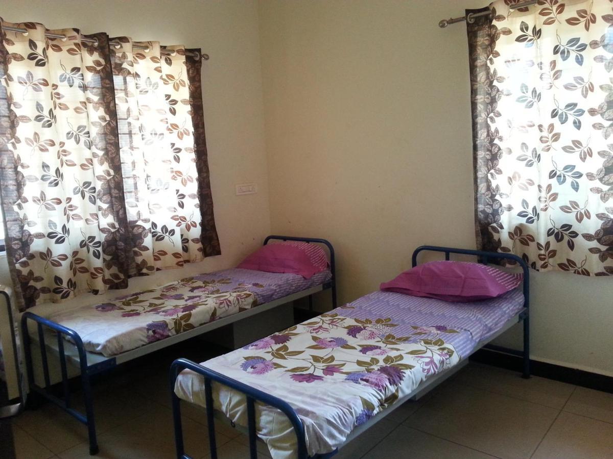 Nisarga Men's PG Hostel Dharwad Bagian luar foto